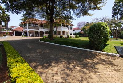 6 Bed House with Garden in Runda - 3