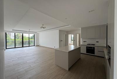 Serviced 3 Bed Apartment with En Suite in Riverside