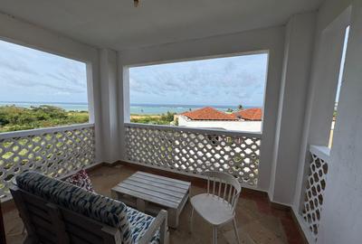 Serviced 2 Bed Apartment with En Suite in Kikambala - 3