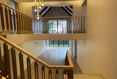 7 Bed Townhouse with En Suite in Lavington - 4