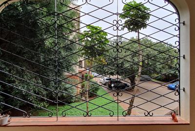 3 Bed Apartment with En Suite in Parklands - 4