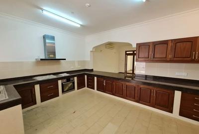 4 Bed Townhouse with En Suite at Mt Kenya Road Nyali