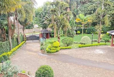 6 Bed Townhouse with En Suite in Nyari