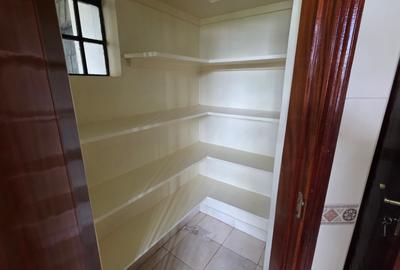 3 Bed Apartment with Parking at Ole Dume Road - 4