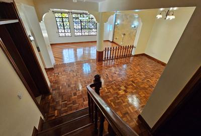 5 Bed Villa with En Suite at Lavington - 3