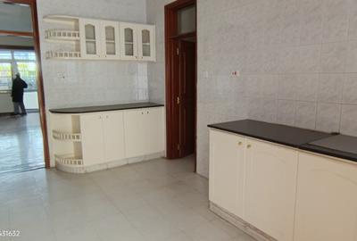 3 Bed Apartment with En Suite at Off Raphta - 4