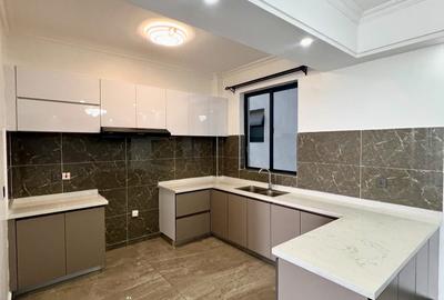 3 Bed Apartment with En Suite in Lavington - 3