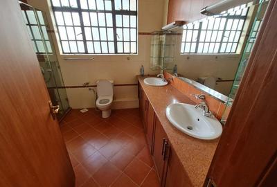 4 Bed Townhouse with En Suite at Lavington - 2