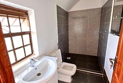 4 Bed House with En Suite in Kiambu Road