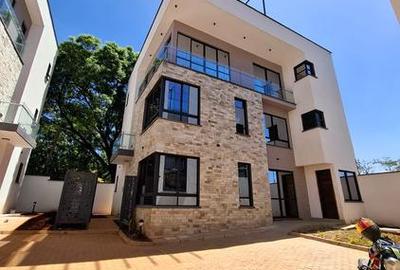 4 Bed Townhouse with En Suite in Lavington