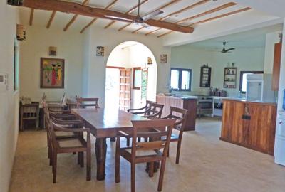 4 Bed Villa with En Suite in Watamu - 4