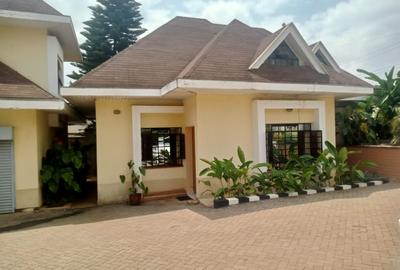 2 Bed House with Swimming Pool in Runda