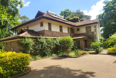 5 Bed Townhouse with En Suite in Rosslyn