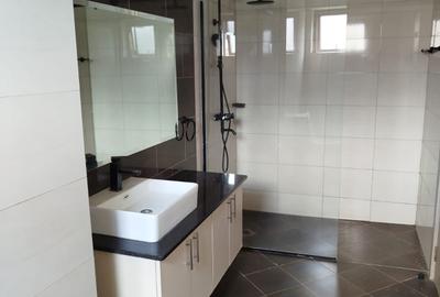 3 Bed Apartment with En Suite in Westlands Area - 3