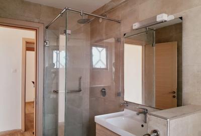 Serviced 3 Bed Apartment with En Suite in Kileleshwa