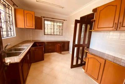 3 Bed Apartment with En Suite at Links Road