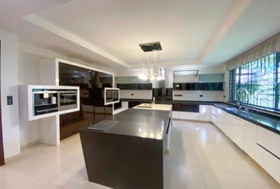 5 Bed House with En Suite in Runda - 3