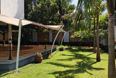 4 Bed House with En Suite in Runda - 2