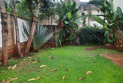 5 Bed House with En Suite at Lavington - 2