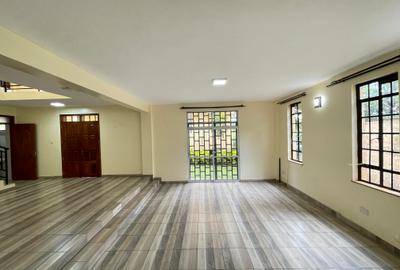 5 Bed Townhouse with En Suite in Kyuna