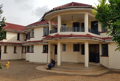 5 Bed House with En Suite at Runda Evergreen