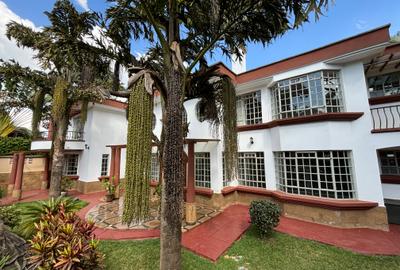 6 Bed House with En Suite in Nyari