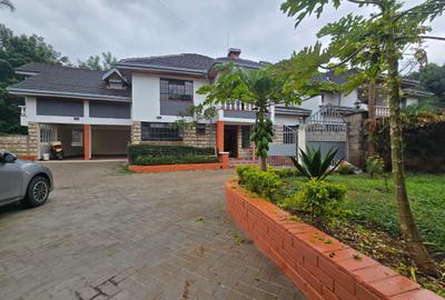 4 Bed House with En Suite in Runda