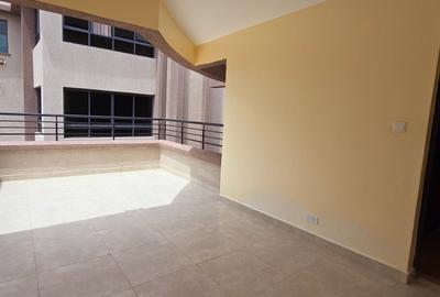 5 Bed Townhouse with En Suite at Lavington Road - 4