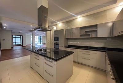 4 Bed Apartment with En Suite in General Mathenge