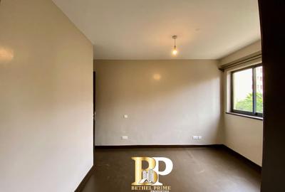 3 Bed Apartment with En Suite in Lavington - 4