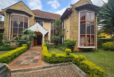 4 Bed House with En Suite in Runda