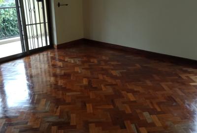 6 Bed Townhouse with En Suite in Kitisuru