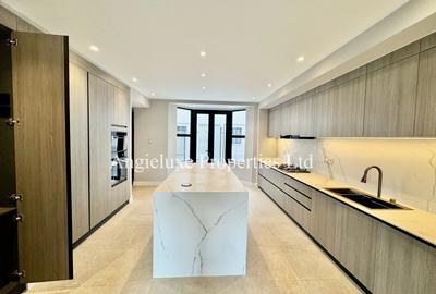 5 Bed Townhouse with En Suite at Runda - 3