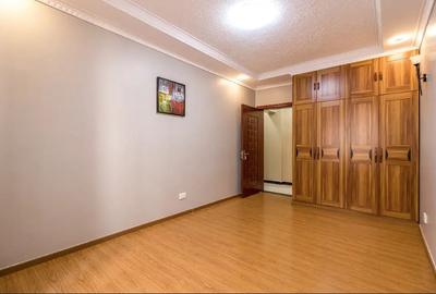 4 Bed Apartment with En Suite at Argwings Kodhek Road