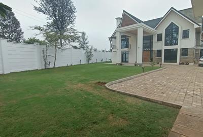 5 Bed House with En Suite in Runda