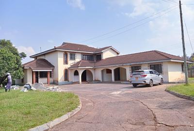 4 Bed House with En Suite in Karen