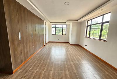 5 Bed House with En Suite at Kyuna