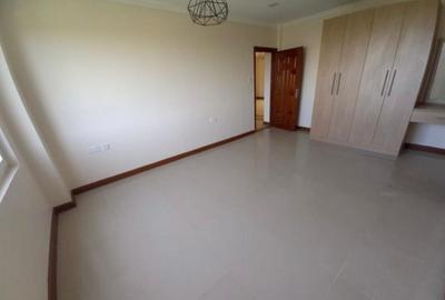 3 Bed Apartment with En Suite in Kilimani - 4