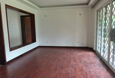 5 Bed Townhouse with En Suite in Runda