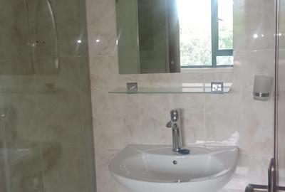 2 Bed Apartment with En Suite in Westlands Area