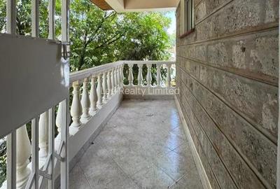 5 Bed Townhouse with En Suite in Lavington - 4