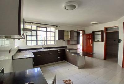 5 Bed Townhouse with En Suite at Lavington Green - 4