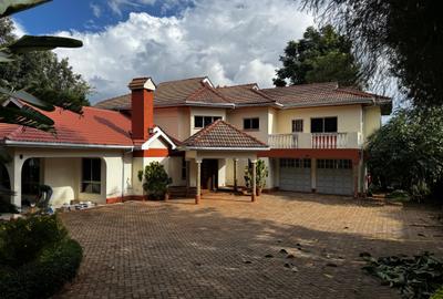 5 Bed House with En Suite in Nyari