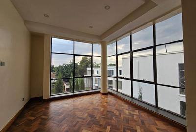 5 Bed Villa with En Suite at Naushad Meralli Drive - 3