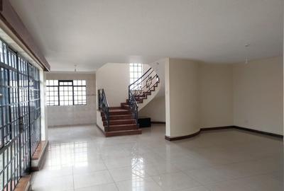 4 Bed House with En Suite in Spring Valley