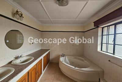 5 Bed House with En Suite in Spring Valley