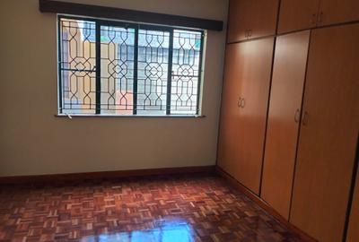 5 Bed Townhouse with En Suite in Lavington