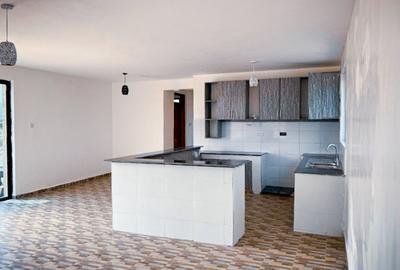 2 Bed House with En Suite at Oletepesi