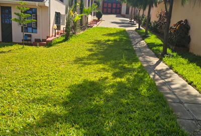 4 Bed House with En Suite at Sahara Ridge - 3
