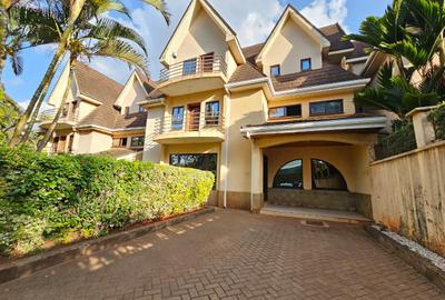4 Bed Townhouse with En Suite in Lavington